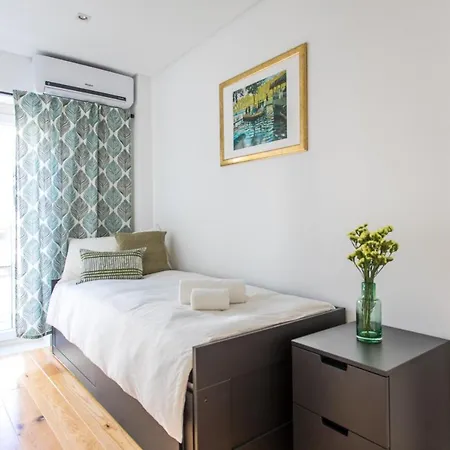 Lx Design Near Congress Center Bed and Breakfast