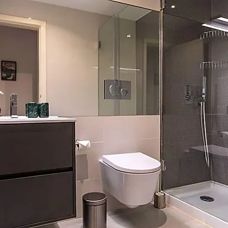 Lx Design Near Congress Center 4*